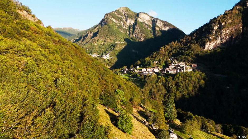 Reviving Switzerland’s Isolated Villages – DW – 12/01/2025