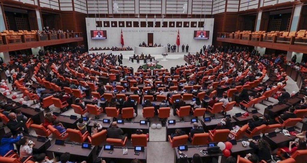 The bill prepared by CHP for the live broadcast of İmamoğlu's hearings was rejected today by AKP MHP votes.