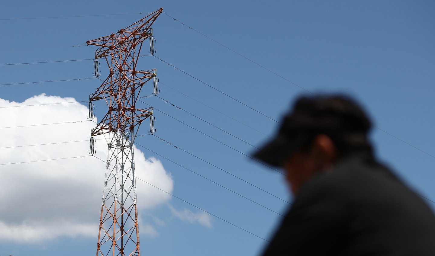 An electricity pylon is seen in Yeongdeungpo District, western Seoul, on Aug. 7, 2023. [NEWS1]