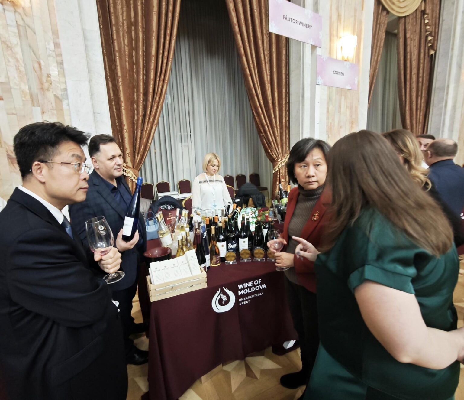 China invites Moldova to international fairs