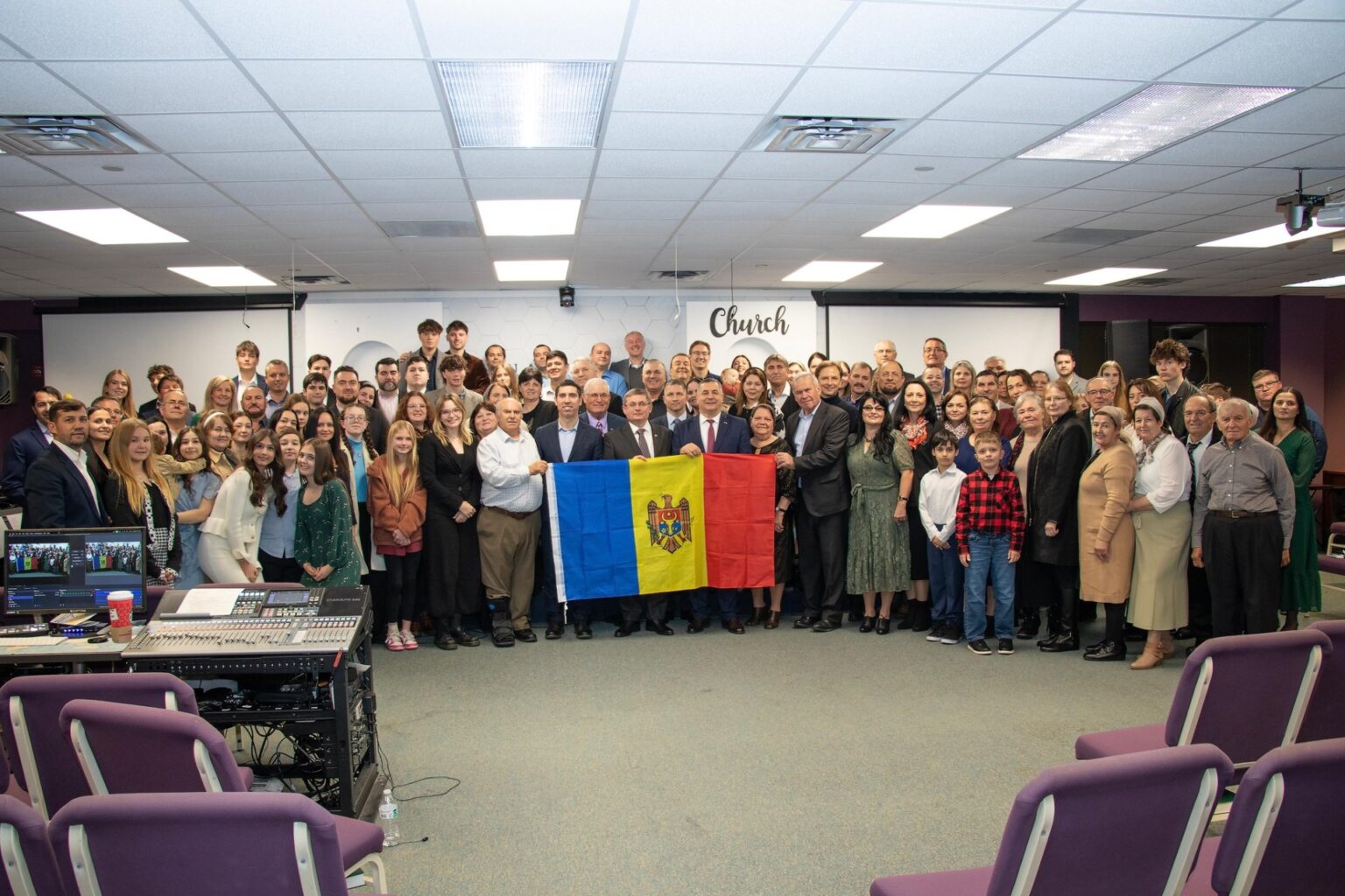 PHOTO // Moldovan foreign affairs minister, parliament speaker meet Diaspora representatives in North Carolina