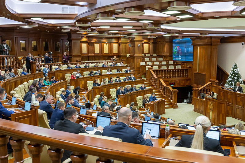 Moldovan parliament passes 2026 budget in second reading; document provides for higher revenues, deficit of 20.9 billion lei