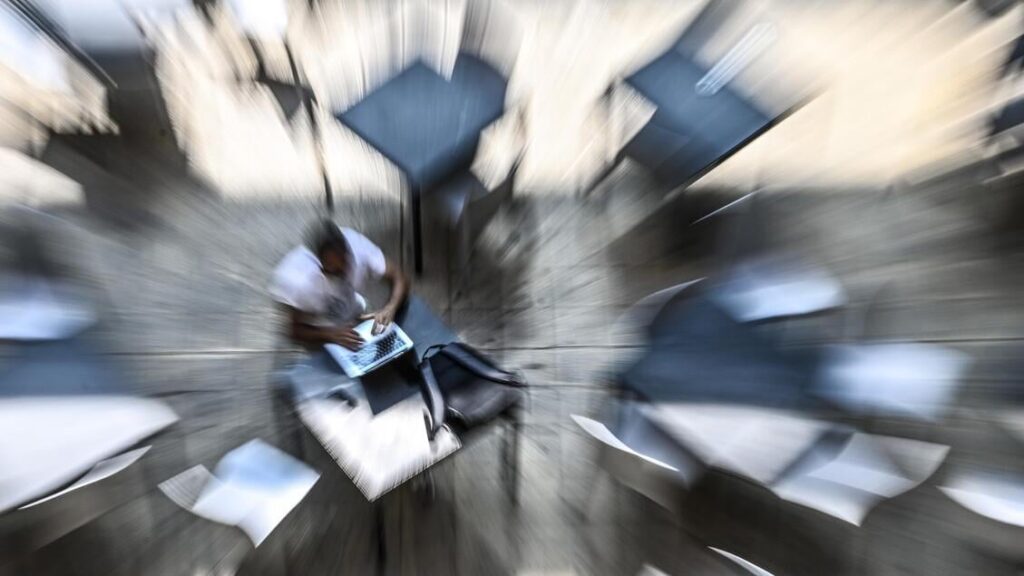 Istat: the use of AI in Italian companies has doubled in one year and today this involves over half of large companies but 83.6% do not adopt any AI technology Istat: the use of AI in Italian companies has doubled in one year and today this involves over half of large companies but 83.6% do not adopt any AI technology