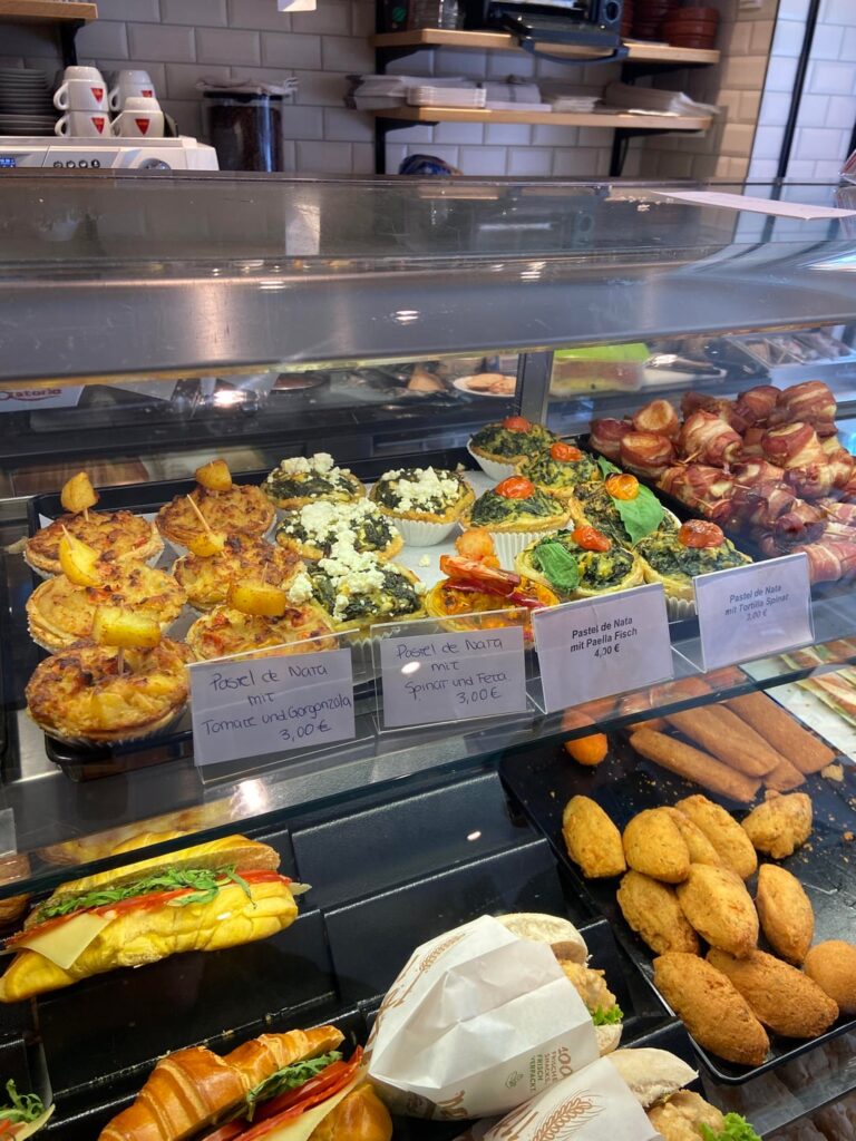 Happy holidays, I hope you like these 'pastéis de nata'