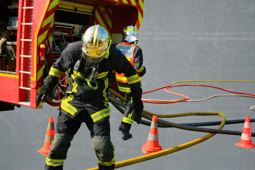 Near Lyon, an explosion in a Seveso-classified chemical factory leaves at least four injured, three of them seriously.