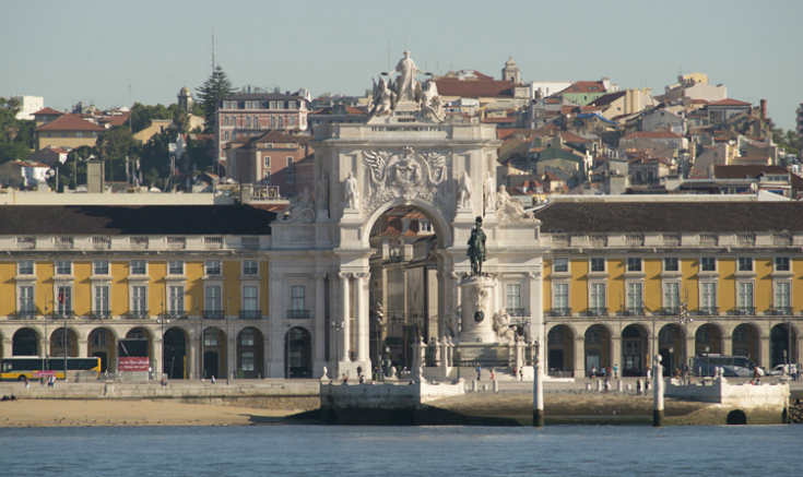 | Portugal Named “Economy of the Year 2025” by The Economist – London, UKPortuguese American Journal