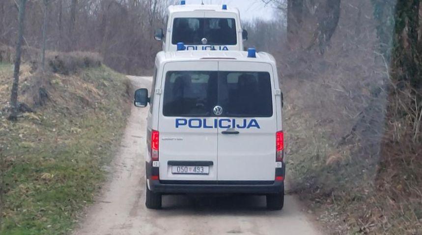 Smuggling: a Slovenian and a Serb ran away from the police in Krnjak, the Slovenian succeeded, the Serb did not - the Romanian surrendered without a fight in Vojnić