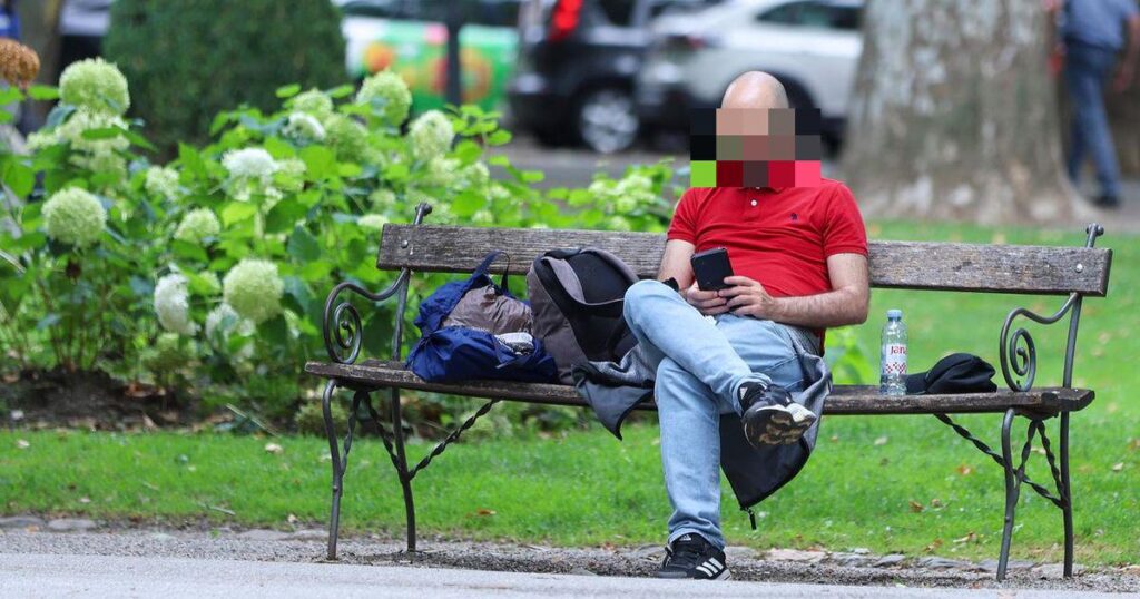 A bank in Croatia was fined one and a half million euros, 430,000 users were monitored through the application
