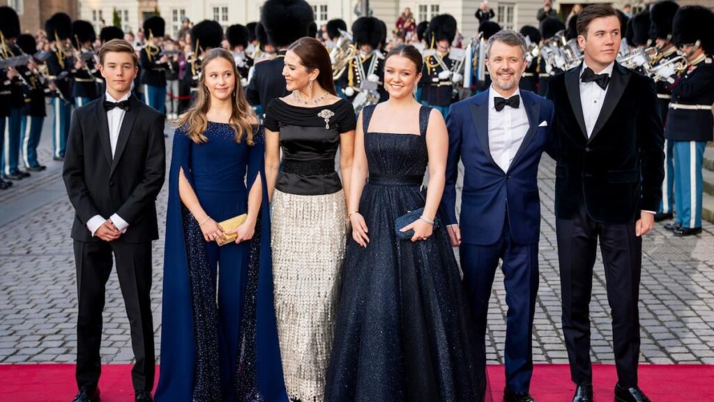 The royal family continues to have solid support in the population