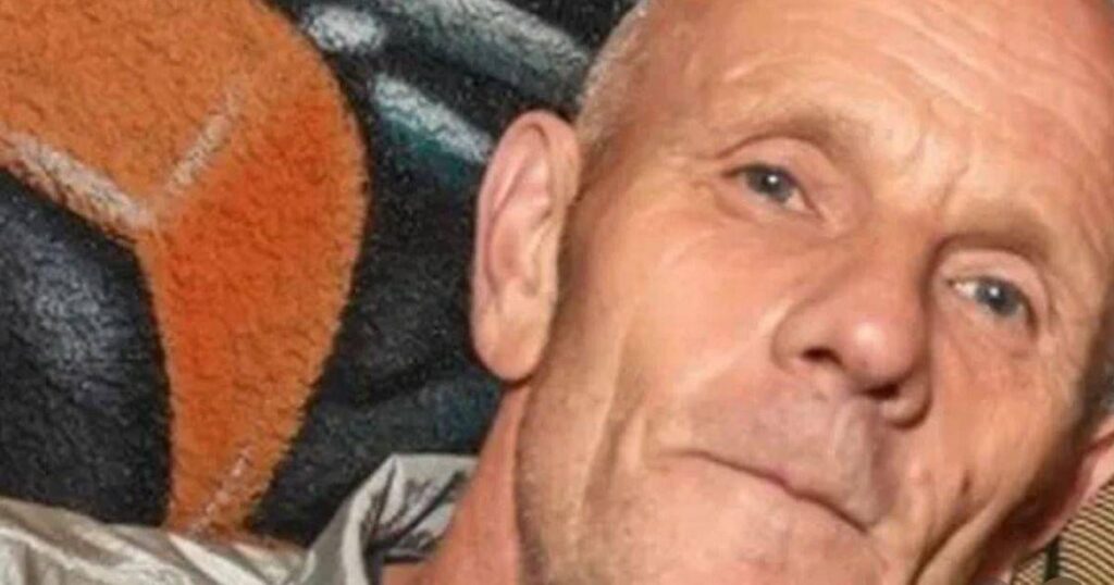 Man dies after falling from lamppost putting up Union Jack flag