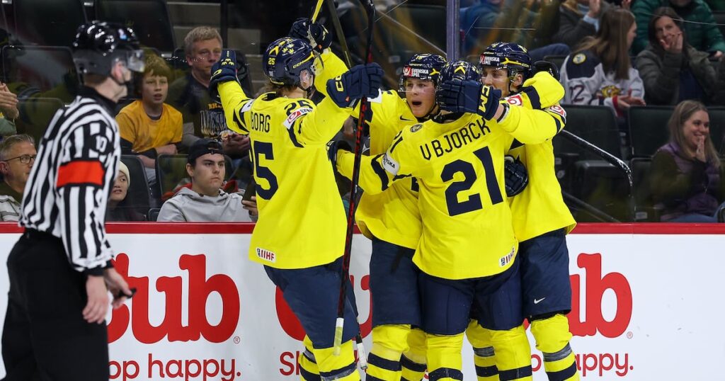 Ivar Stenberg scores late winner as Sweden holds off Slovakia in World Junior Championships opener