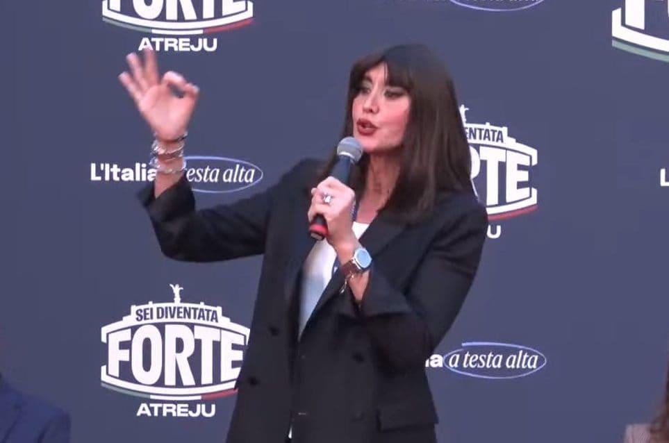 Minister Bernini against students who challenge her on the medical test: "This demonstrates your uselessness. You are useless".