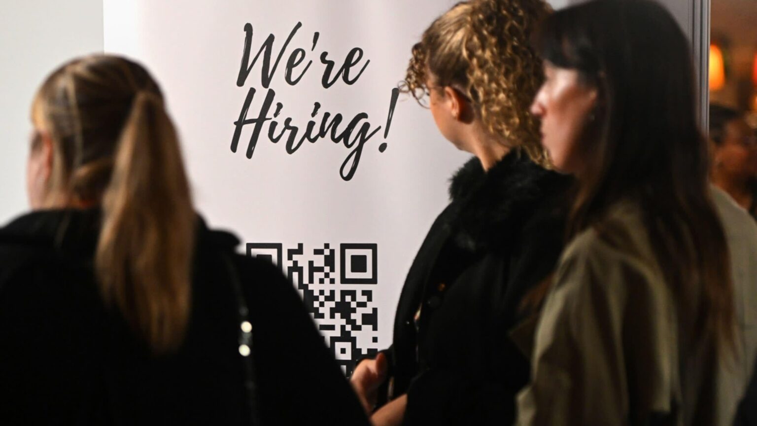 UK employers less likely to disclose salary or to offer perks amid hiring slump