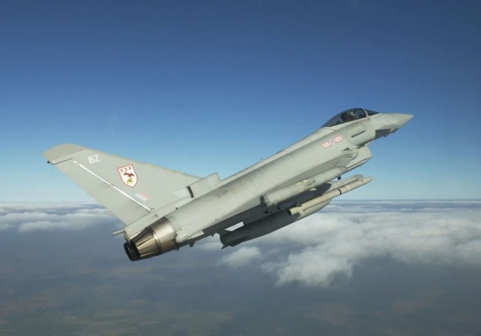 Un caza Eurofighter de la RAF
