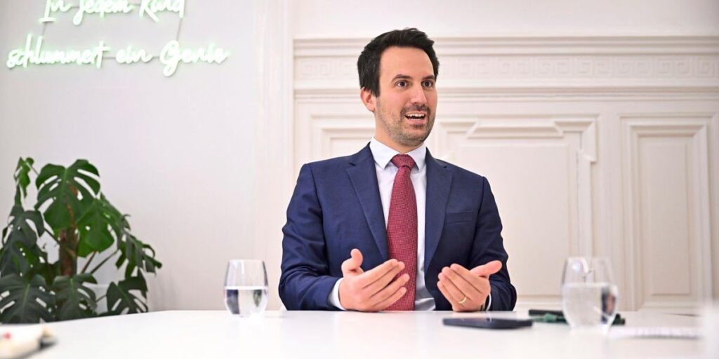 Wiederkehr: “Biology, chemistry and physics could be taught together in one subject”