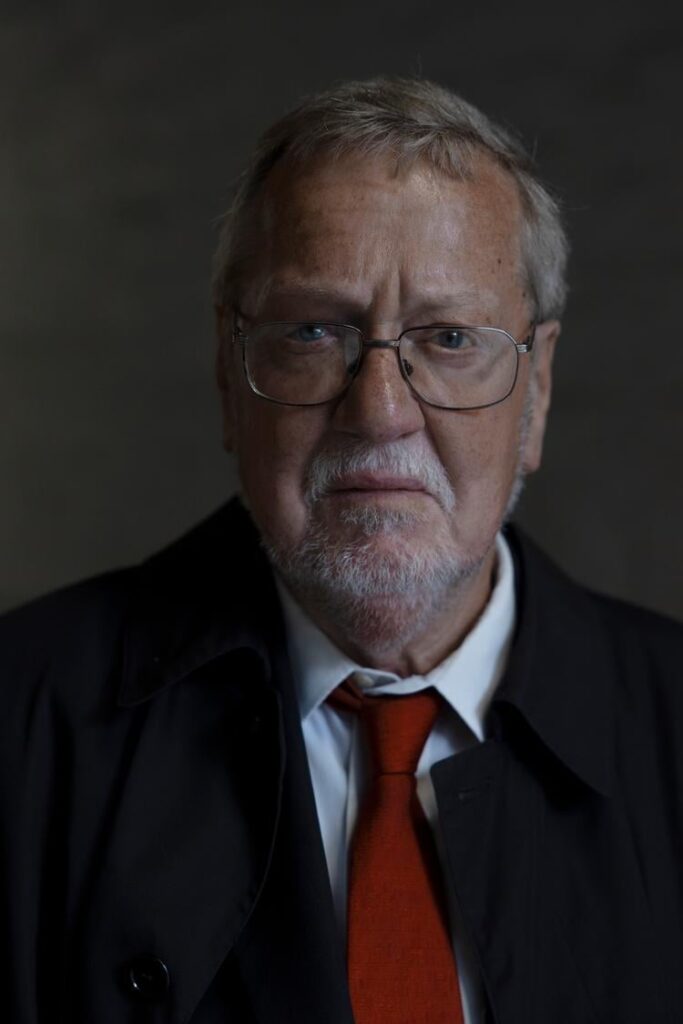 [Paywall] Per Stig Møller: The problem with DR is not its crooks, but the far too many irrelevant programs and TV series. We need more 'dangerous' programmes, more free speech and more satire.