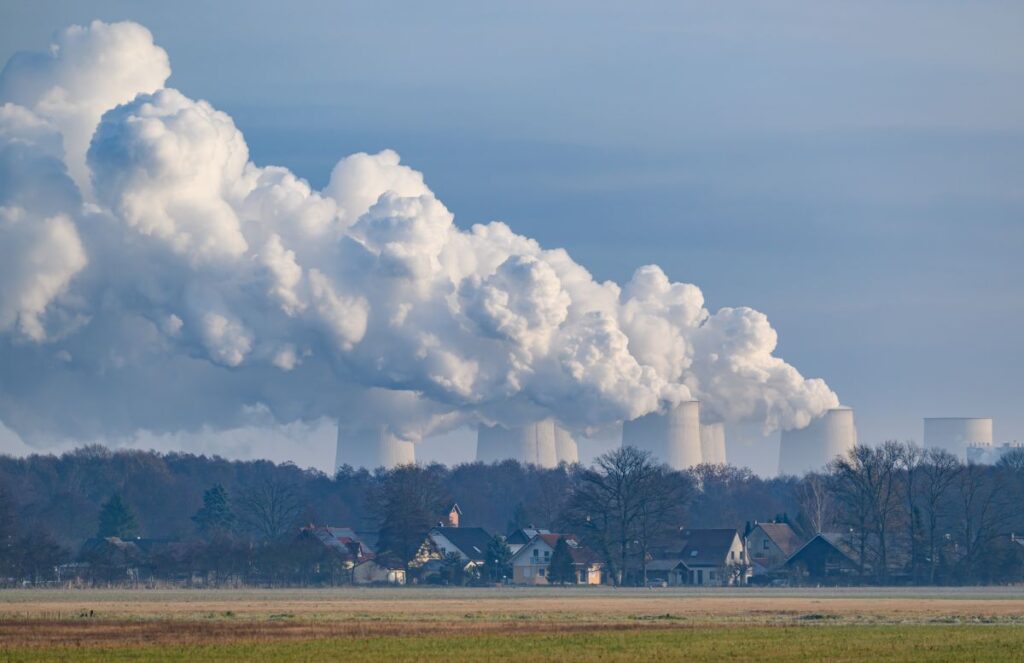 EU seals 2040 climate target to slash CO₂ by 90% – with major carveouts