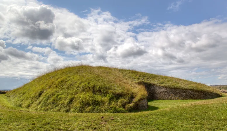 Belas Knap, Long Barrow