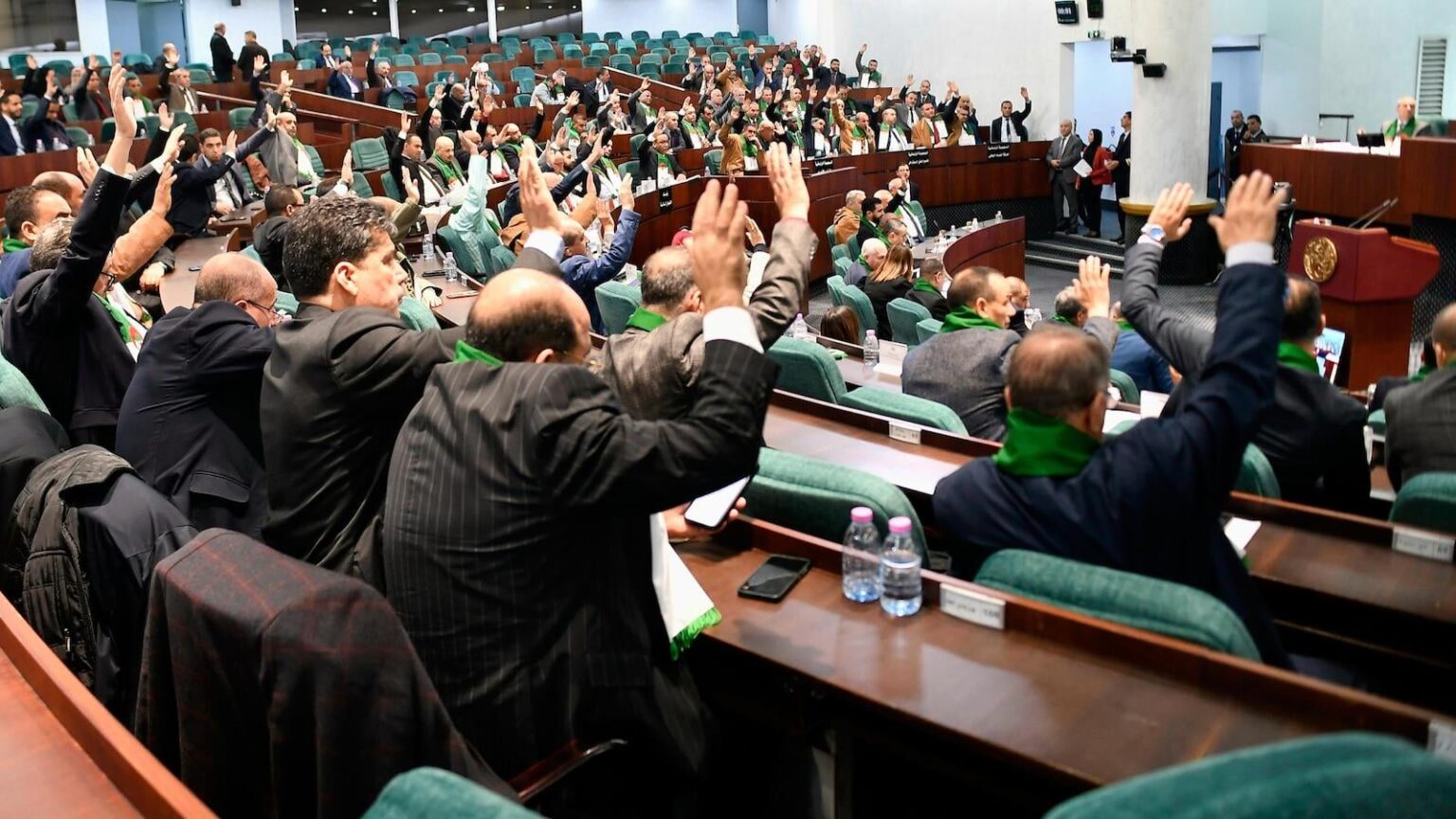 Algeria votes to declare French colonization a crime and demands restitution