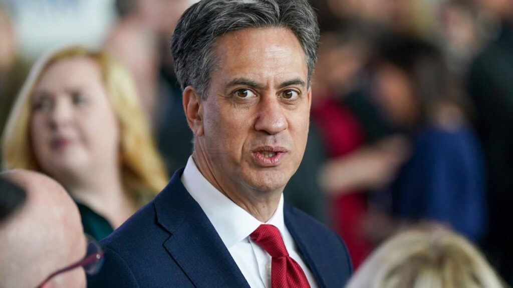Ed Miliband to announce billions in green investment to create 'zero bill homes' in Labour bid to win back voters