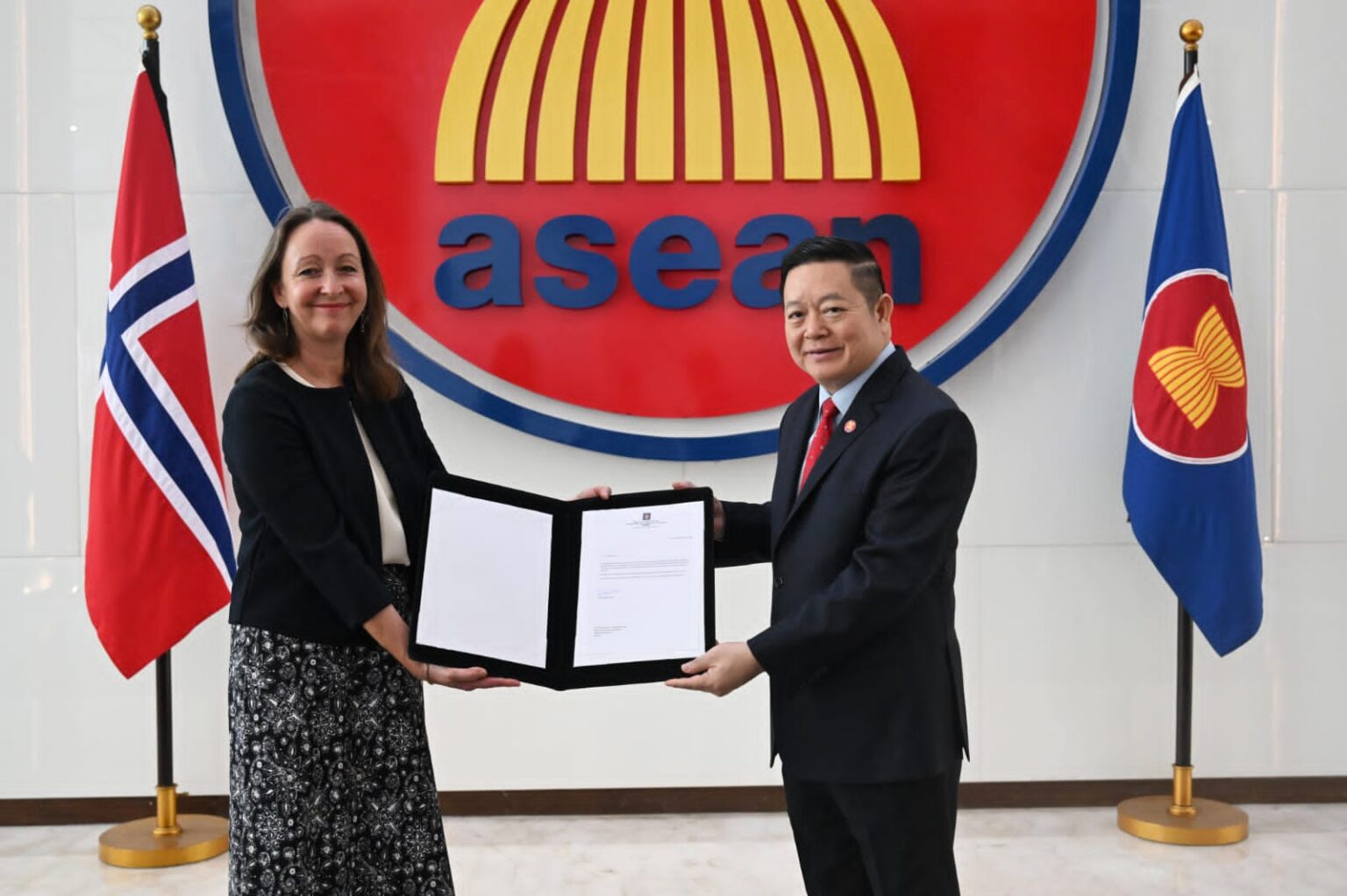 Ambassador of the Kingdom of Norway to ASEAN Presents Credentials to the Secretary-General of ASEAN