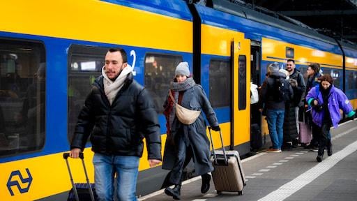Rickety train line between Amsterdam and Rotterdam will be tackled in 2028