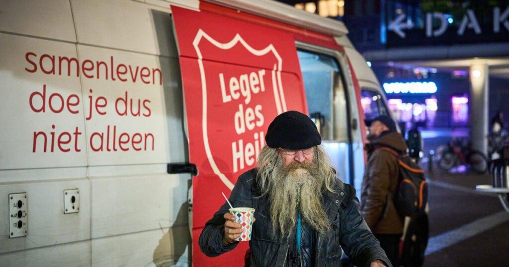 Homeless people are one of the 'most expensive' population groups for the government, but that is not necessary: ​​'Care is only deployed when things go wrong'