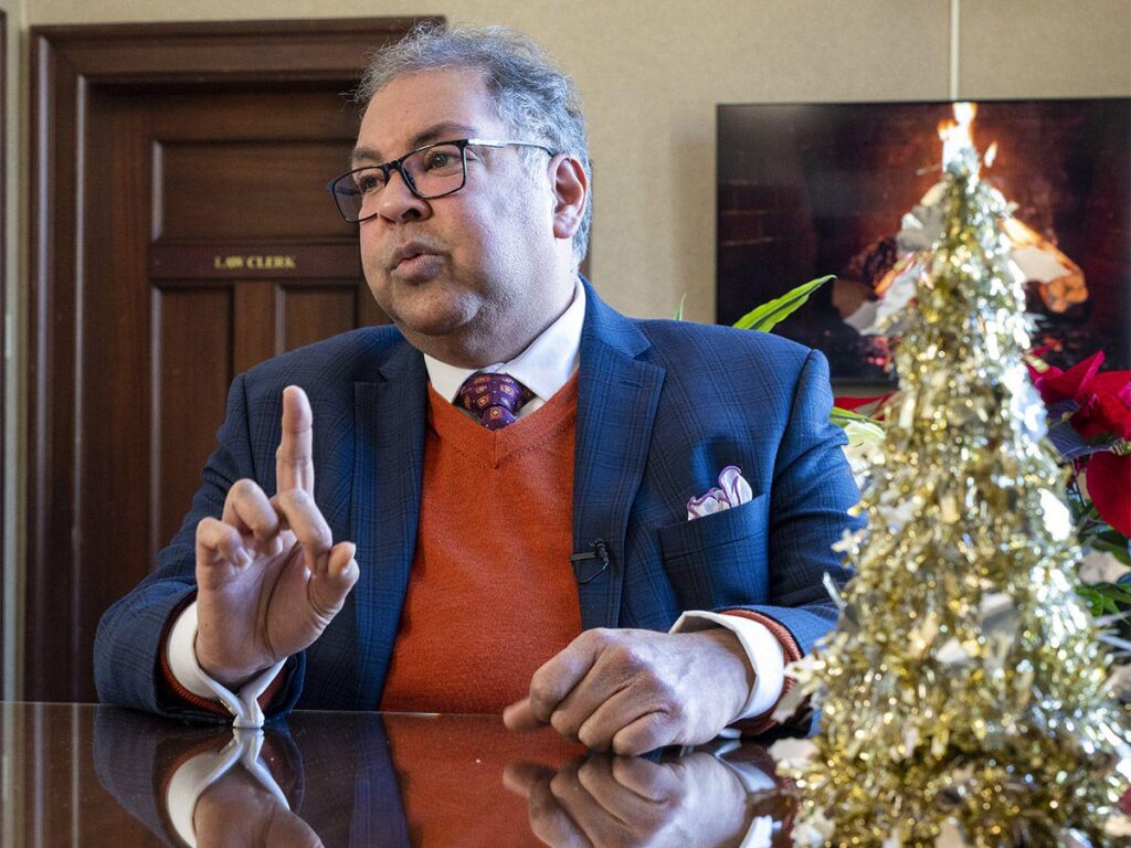 Braid: Nenshi says NDP ready to crush government, dares UCP to call early vote