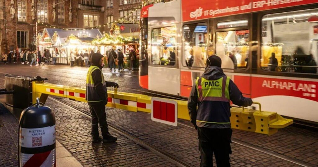 A Romanian man beat two young women who were kissing on a tram in Bremen. One of the victims passed out