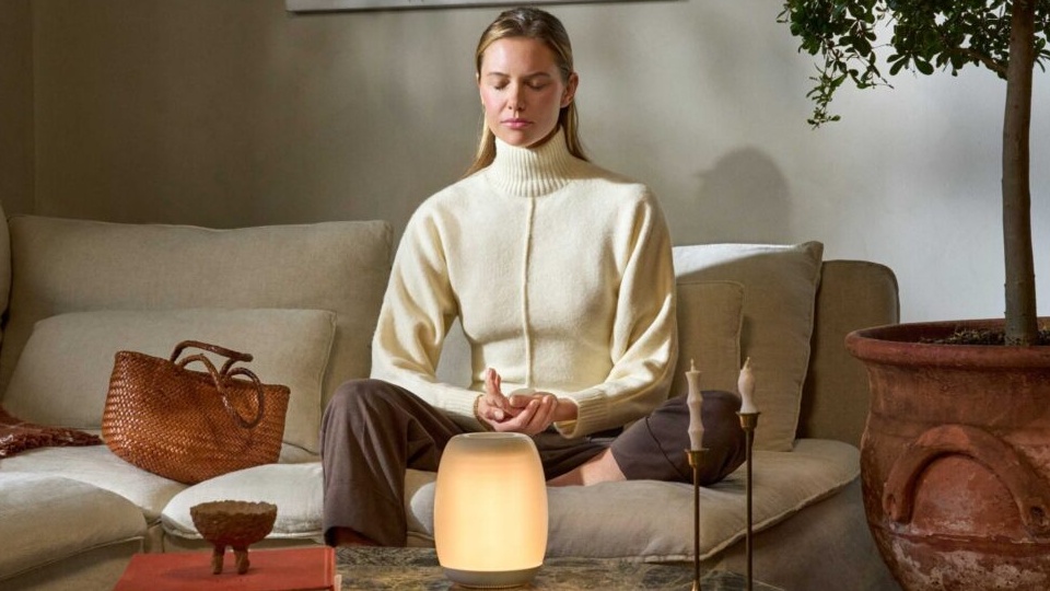 Richmond startup Ohm Health launches first product: a humming, glowing "breathing lamp"