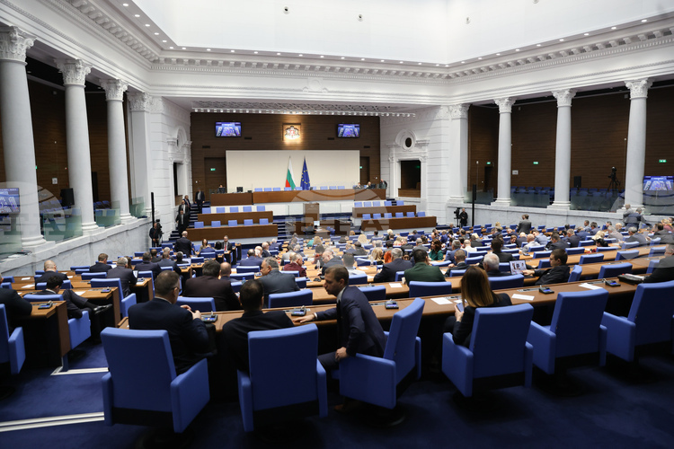 Parliament Unanimously Condemns Hate Violence Against Doyen of Bulgarian Community in North Macedonia Parliament Unanimously Condemns Hate Violence Against Doyen of Bulgarian Community in North Macedonia