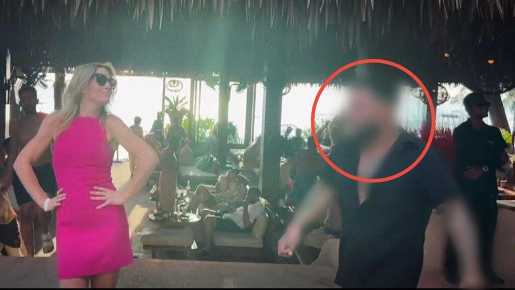 Covert recording reveals big-time fraudsters at beach bar [27 årige dansk-tyrker har svindlet for mindst 25 millioner kroner]