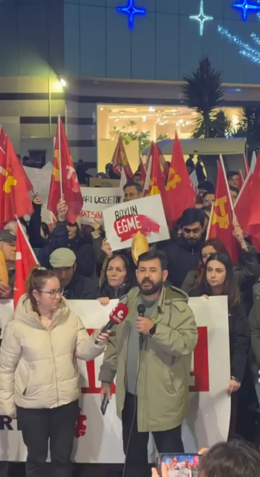 Shipyard worker Çağdaş Übeyit at the TKP protest: "Let your minimum wage go down!"
