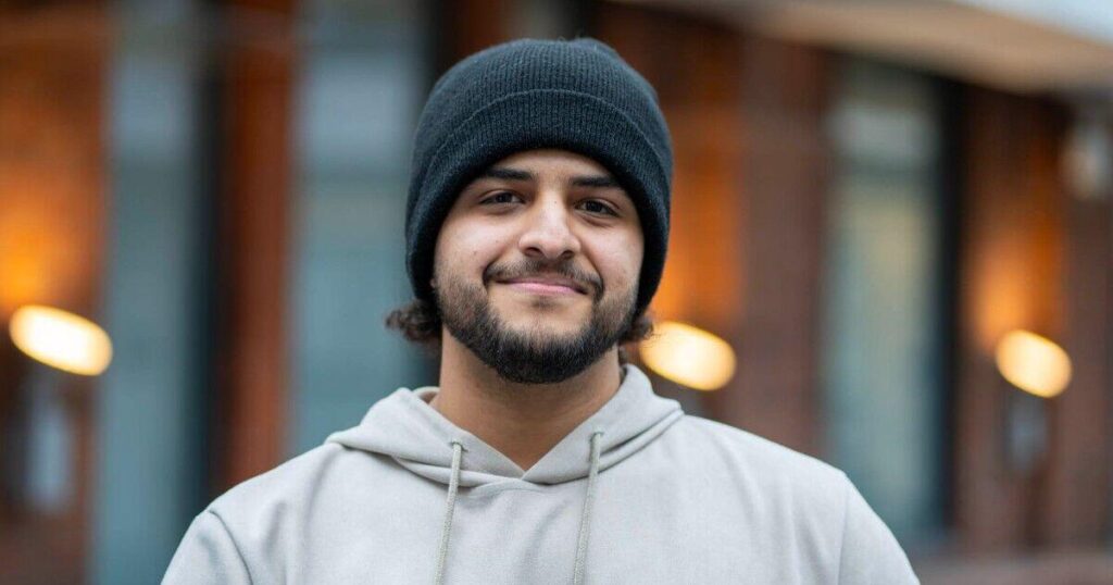 Hero stops rape on his way to the shops by pinning down would-be attacker