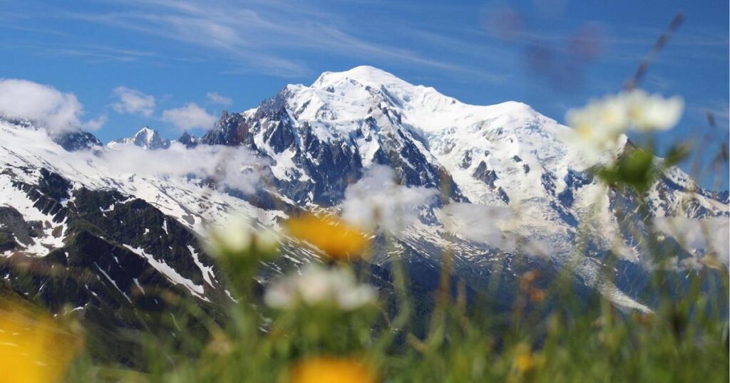 Mont Blanc lowers (-2.7m): the new peak at 4,807.3 meters signals the climate alarm