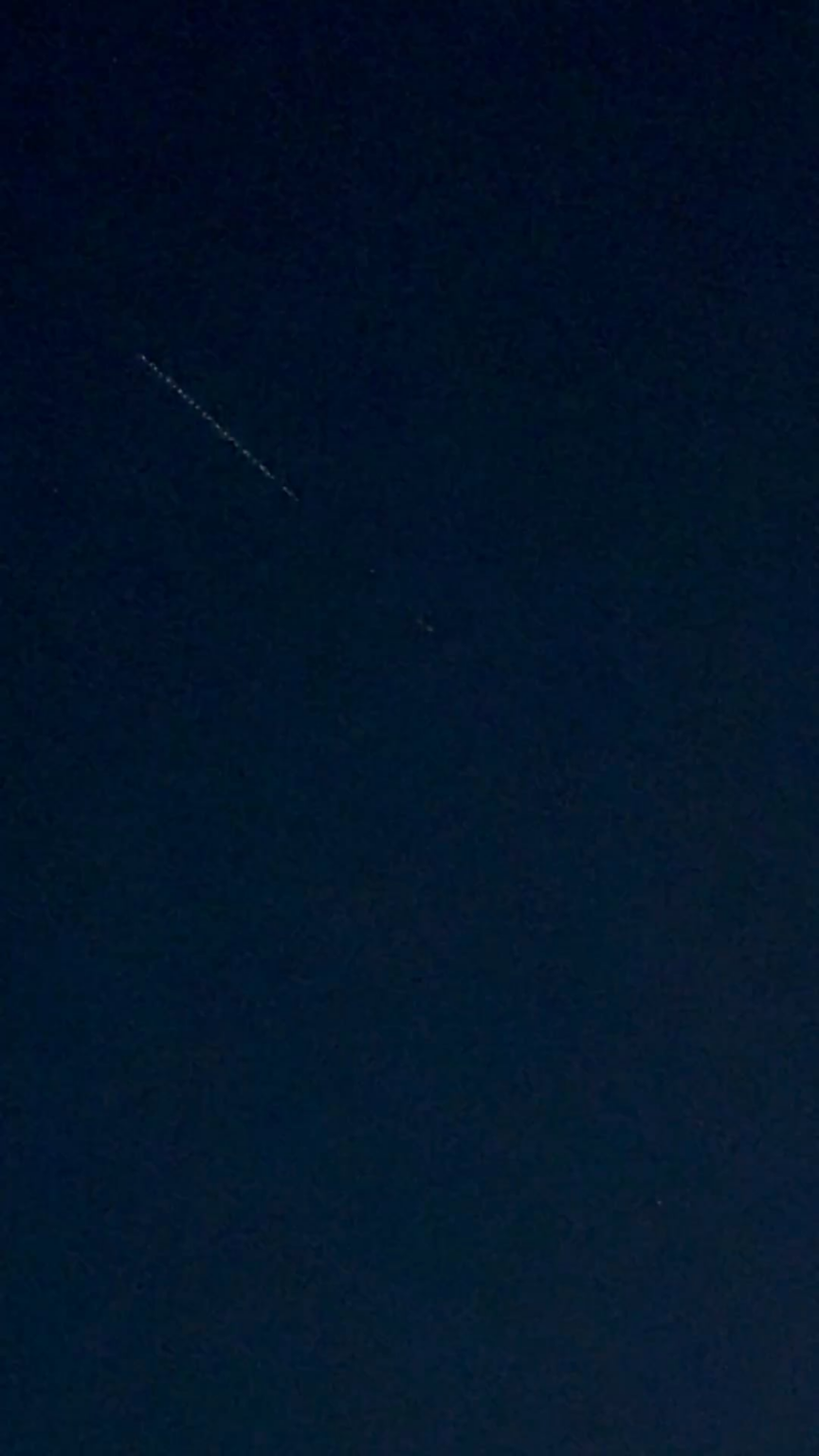 Starlink or Santa Claus? 🎅🏽💫