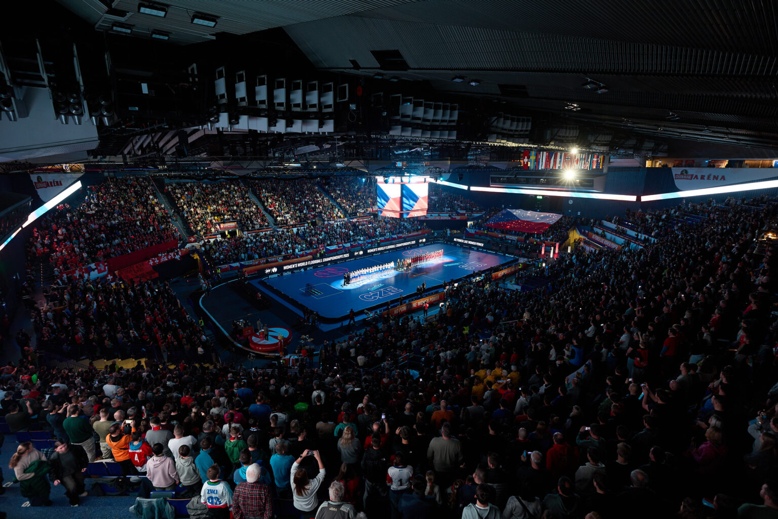Switzerland celebrate their second title in history! Fantastic Heini shuts out Czechia