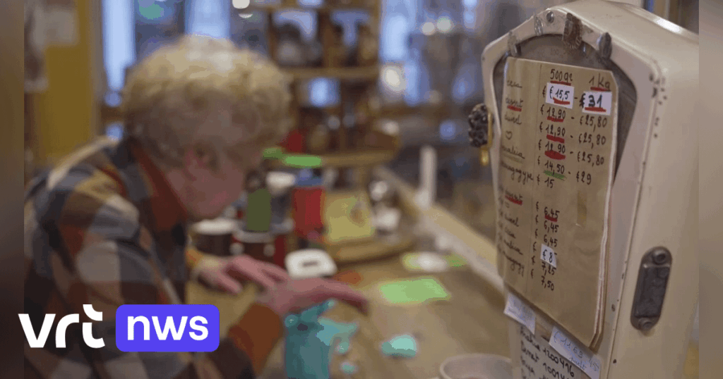 Time has stood still in Frida's shop in Waregem for 67 years, but even she has to switch to e-invoicing | VRT NWS (Dutch video)