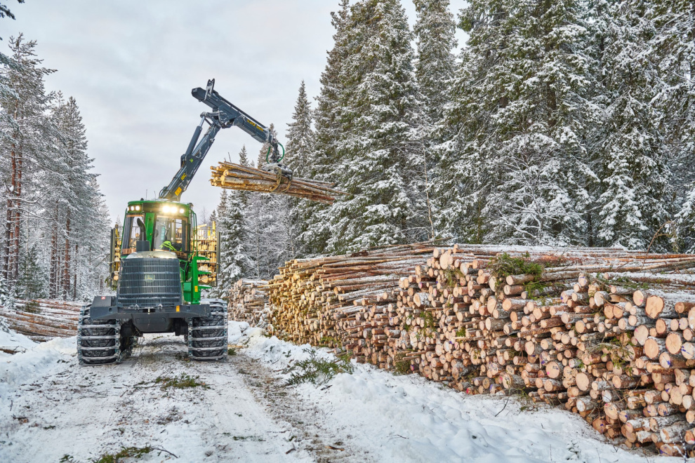Sveaskog lowers timber prices across Sweden