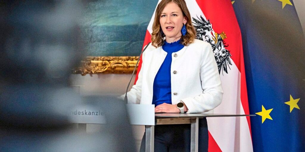 ÖVP, the Christian party, is turning us against each other - just before Christmas!