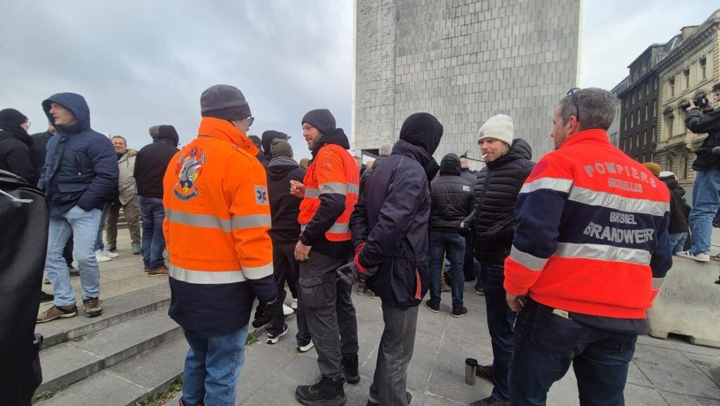 Half of firefighters are on strike until Thursday, Red Cross will help on New Year's Eve