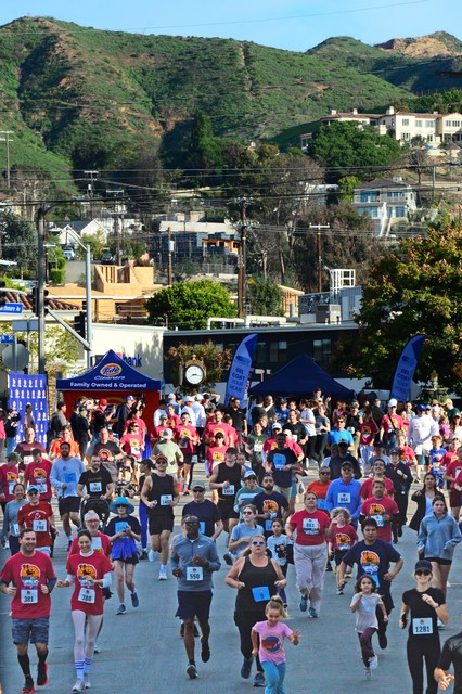 The11th Annual 2025 Palisades Turkey Trot Makes History