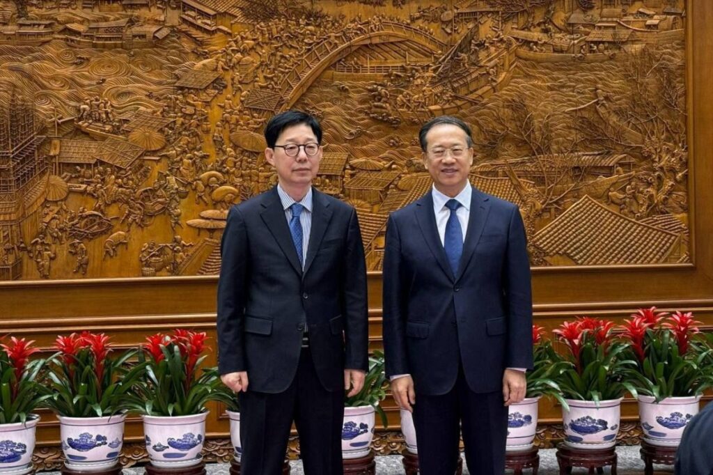 S. Korea calls for China’s role in fostering conditions to resume talks with N. Korea S. Korea calls for China's role in fostering conditions to resume talks with N. Korea