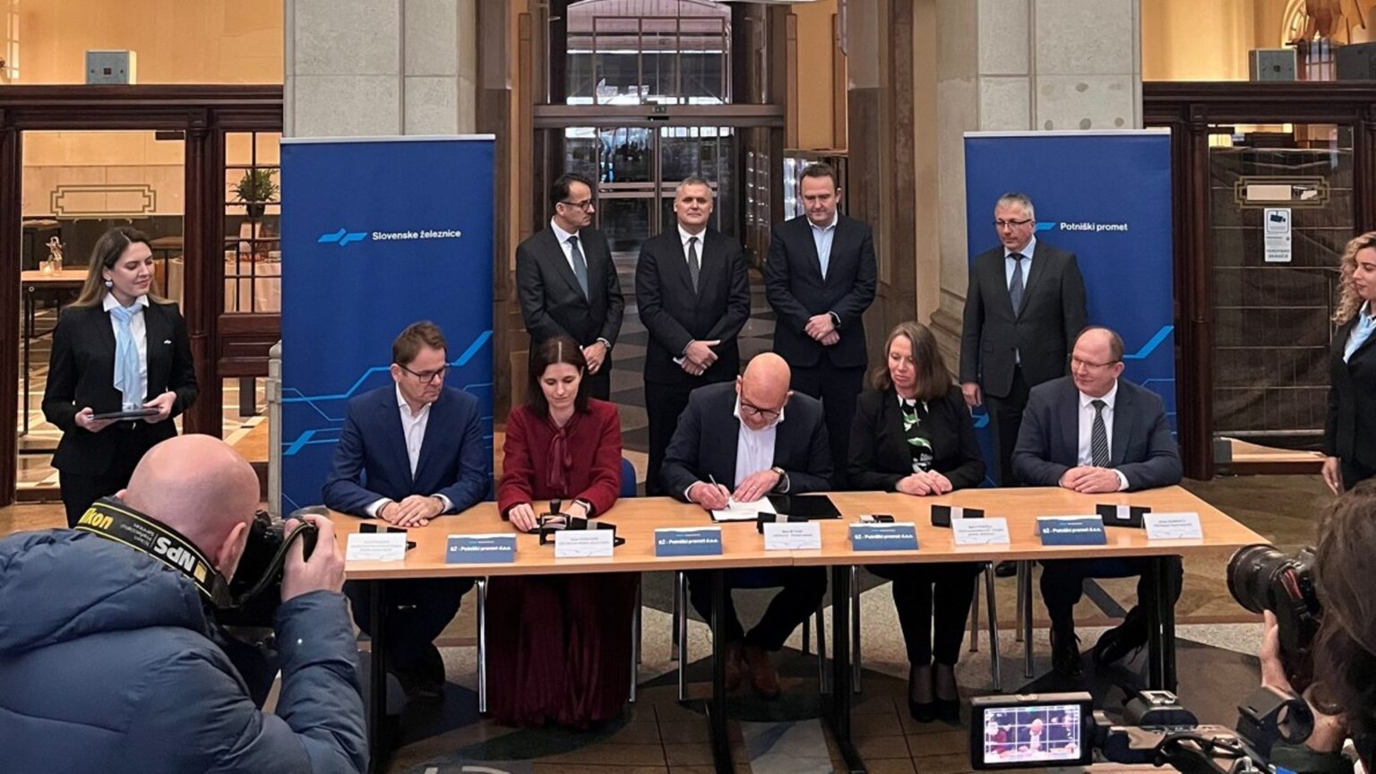 Slovenia signs contracts for passenger rolling stock