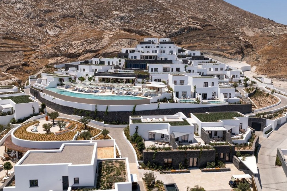 Hilton Opens Sandblu Santorini, First LXR Hotels and Resorts Property in Greece, Boosting its Luxury Tourism and Contributing to High-End Tourism