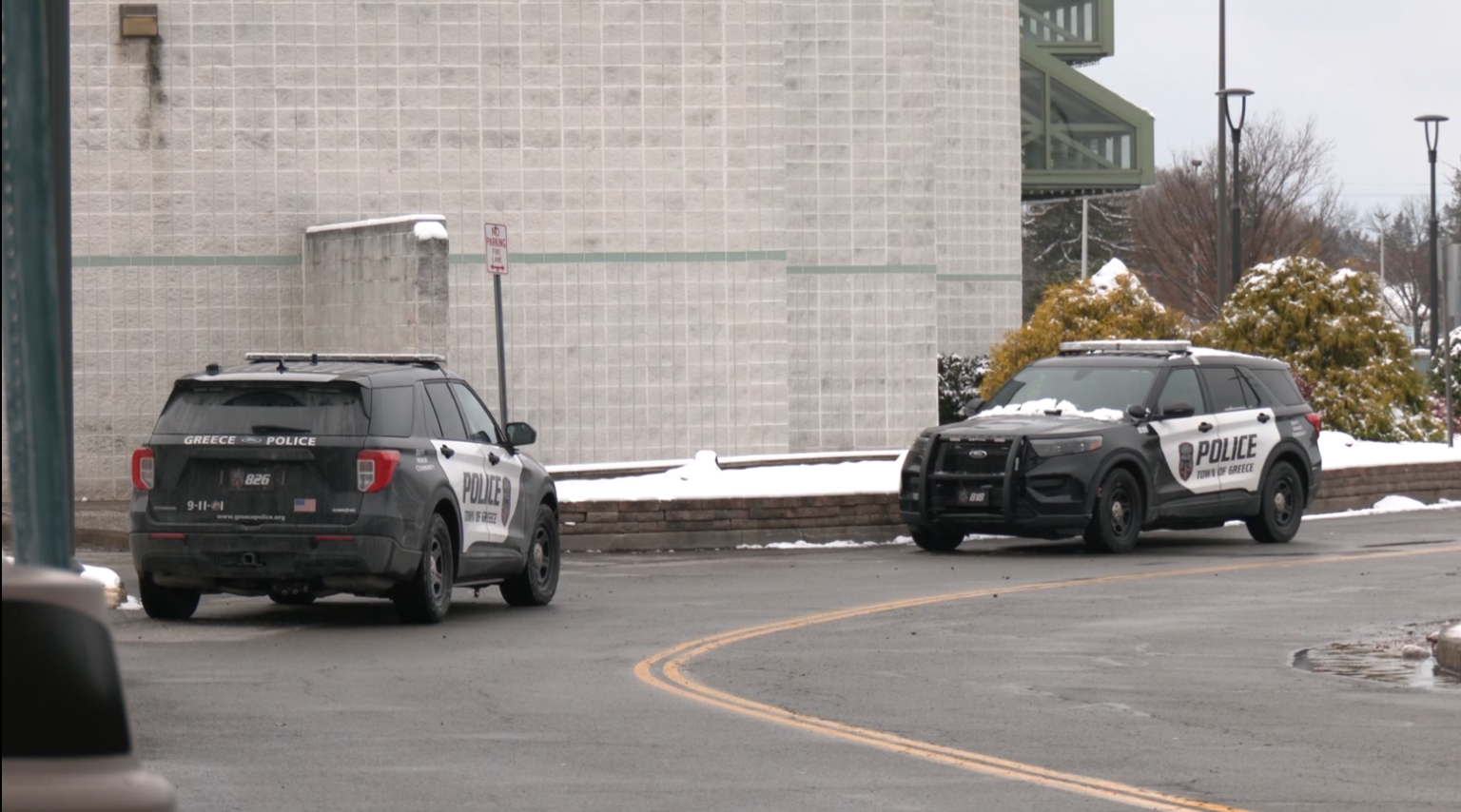 Shoppers react to increased police at Greece Ridge Mall amid busy holiday season