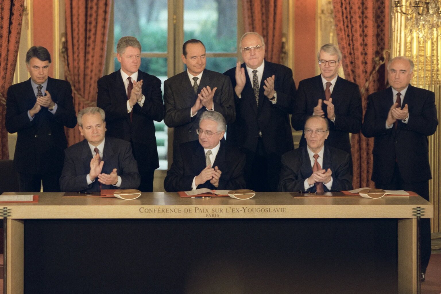 Paris, dec. 1995. Signing the Dayton Agreement - Public domain
