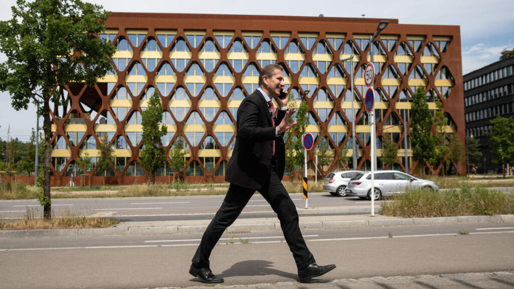 KPMG, one of the largest consulting and auditing companies in Luxembourg, had 1,960 employees in July.