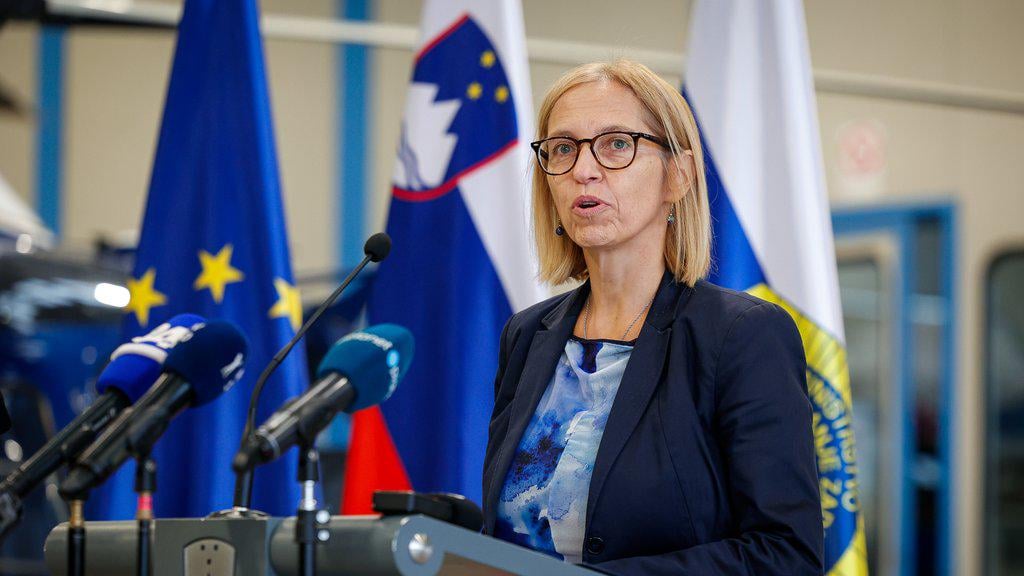 The Minister urges contractors to review waiting lists