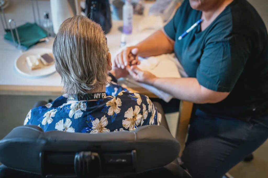 New figures surprise researchers: care for the elderly would collapse without foreigners